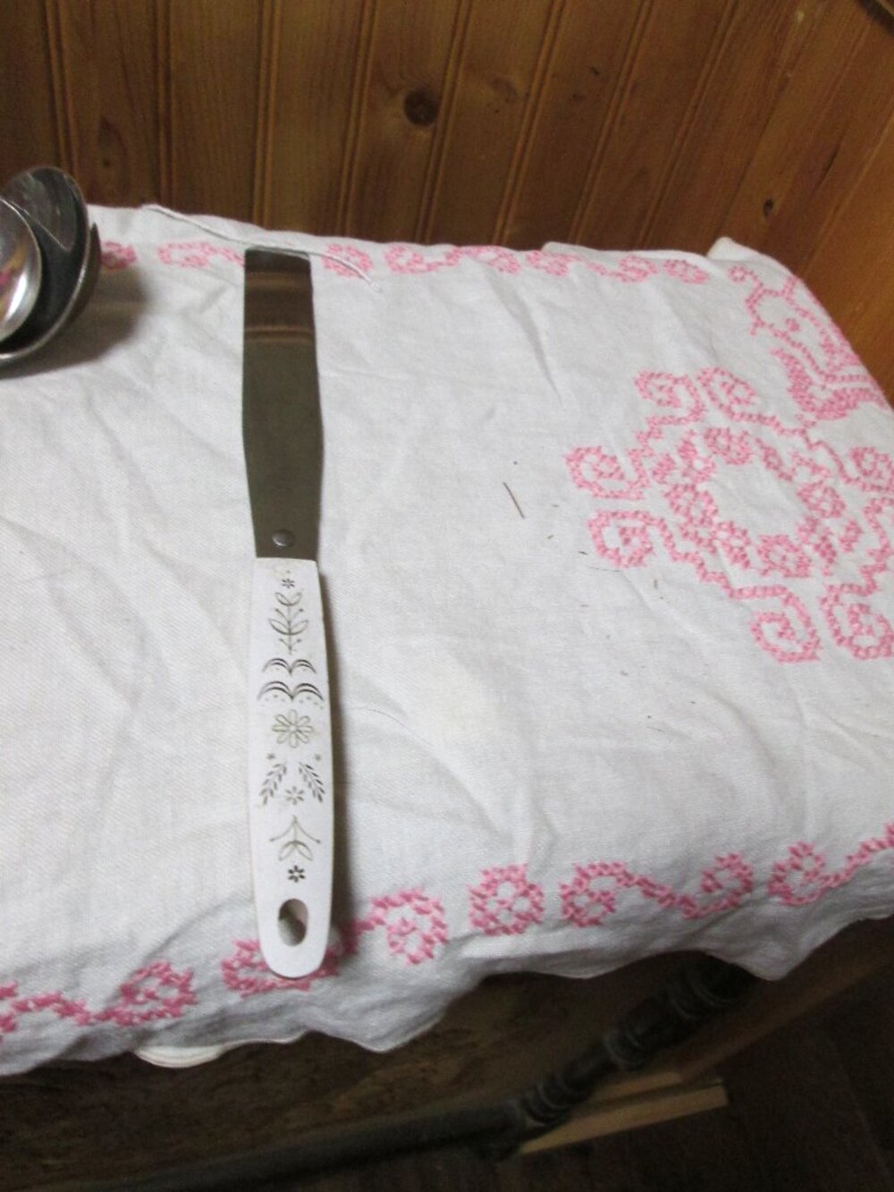 vtg rare pattern floral handle Flint Ecko stainless spreading knife vguc